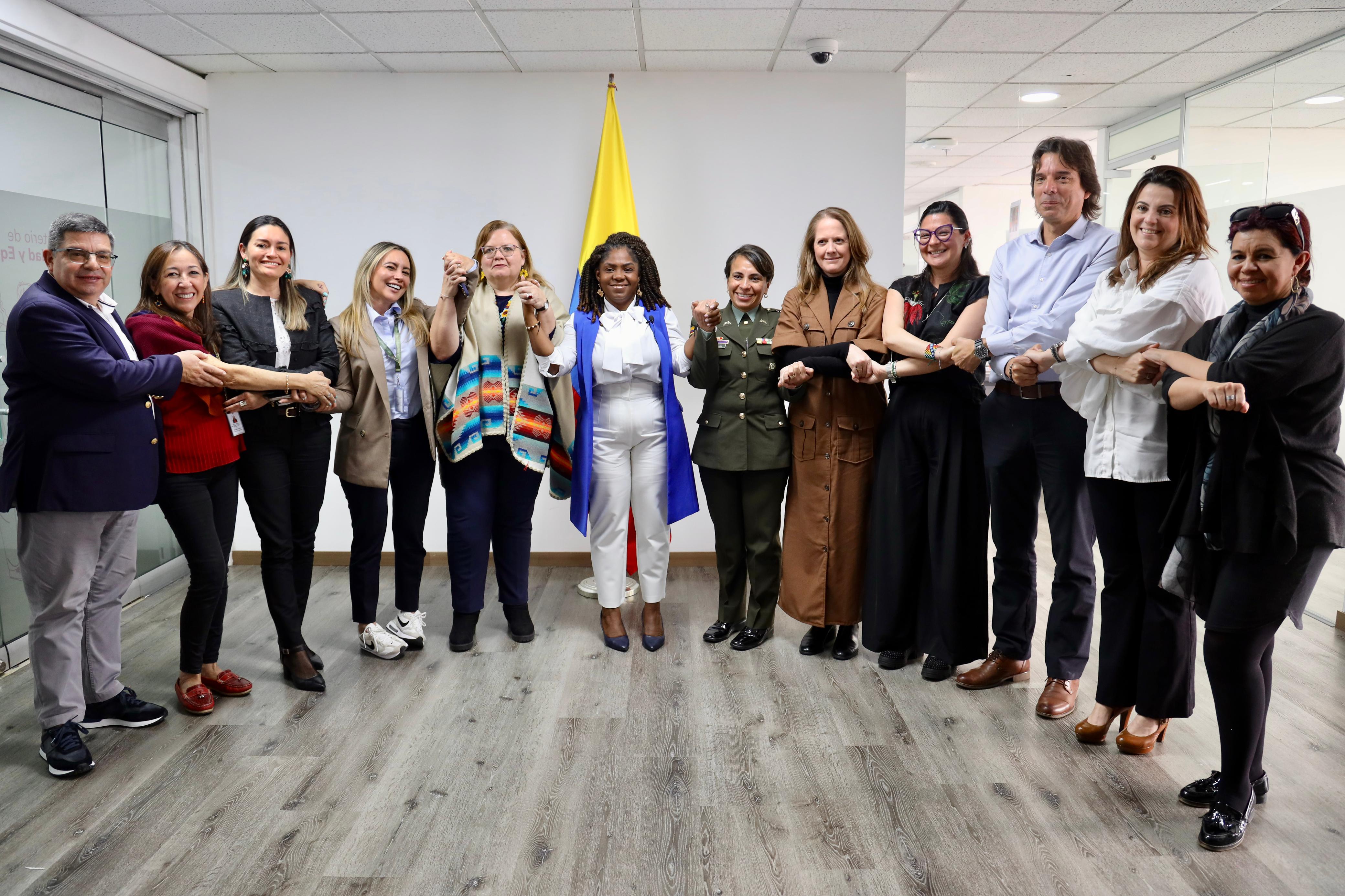 Foto grupal del Consejo Directivo del Bienestar Familiar (ICBF)
