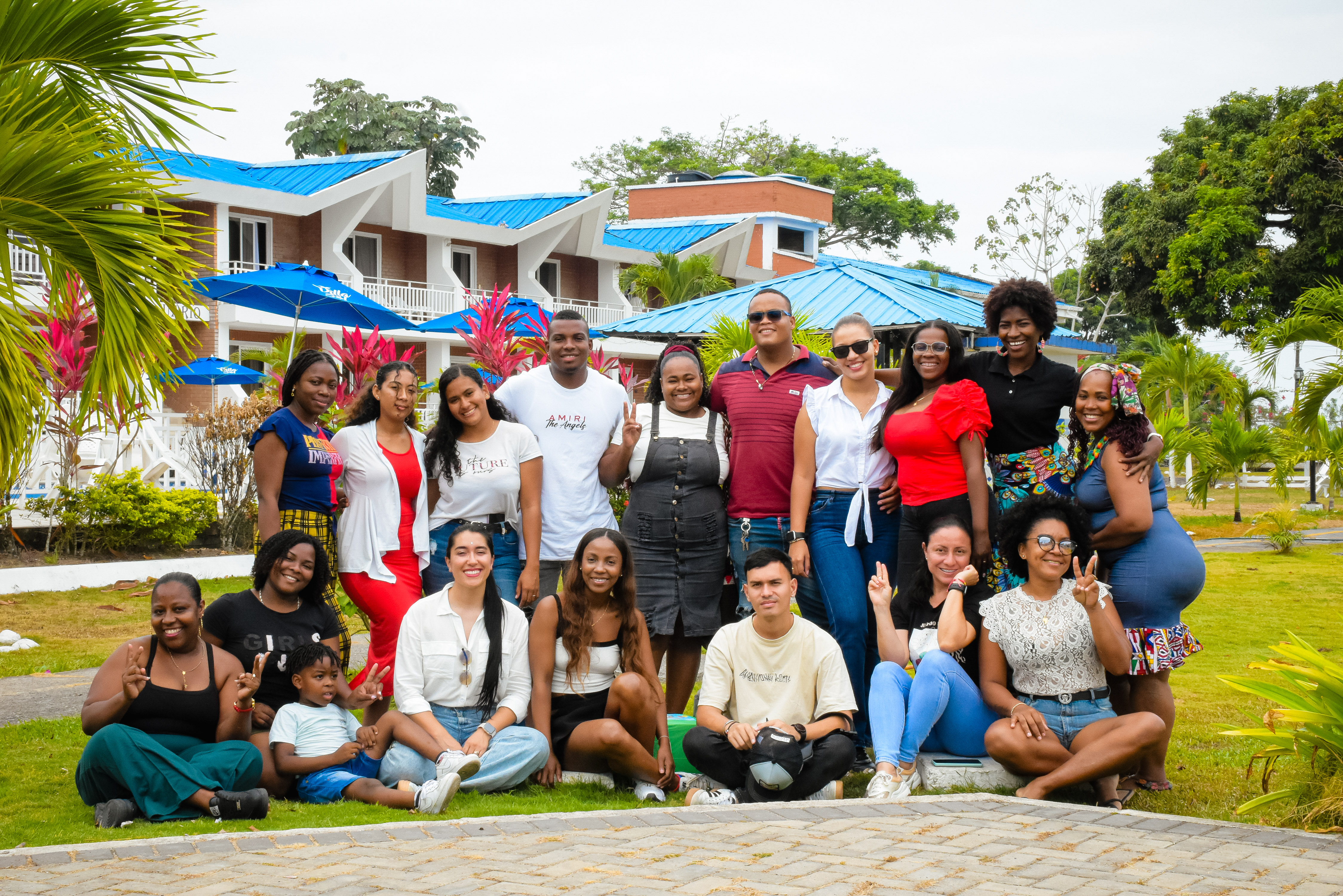 Grupo de jóvenes en Tumaco, Nariño que participa en talleres de promoción y atención psicosicial de personas en situación de calle