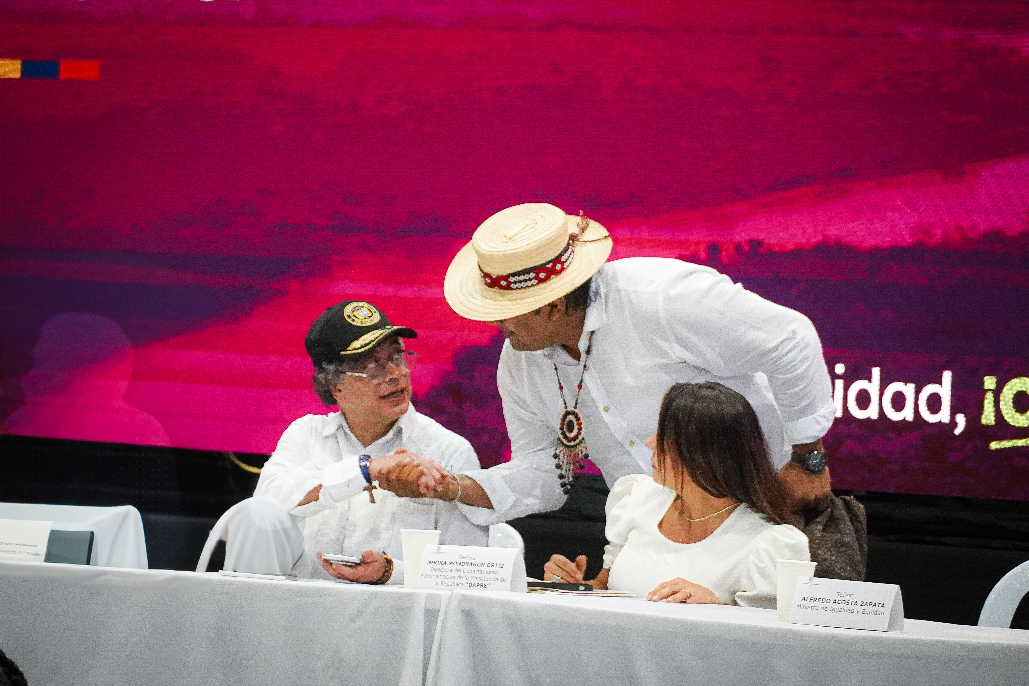 Panel Presidente Petro y Ministro Luis Alfredo Acosta