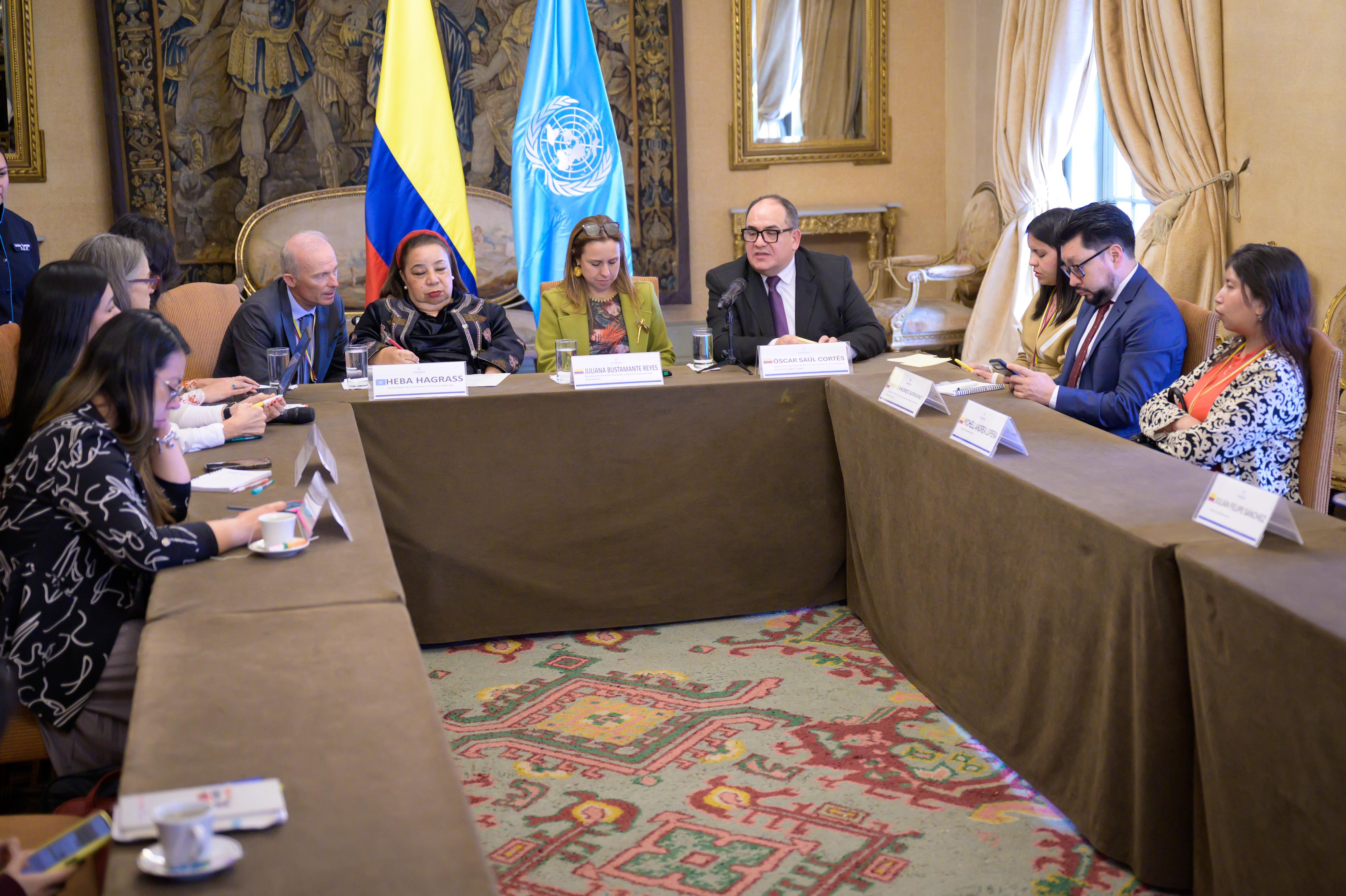 Relatora Especial de Naciones Unidas sobre los derechos de las personas con discapacidad, Heba Hagrass se reúne con funcionarios de la cancillería y de MinIgualdad en Bogotá.