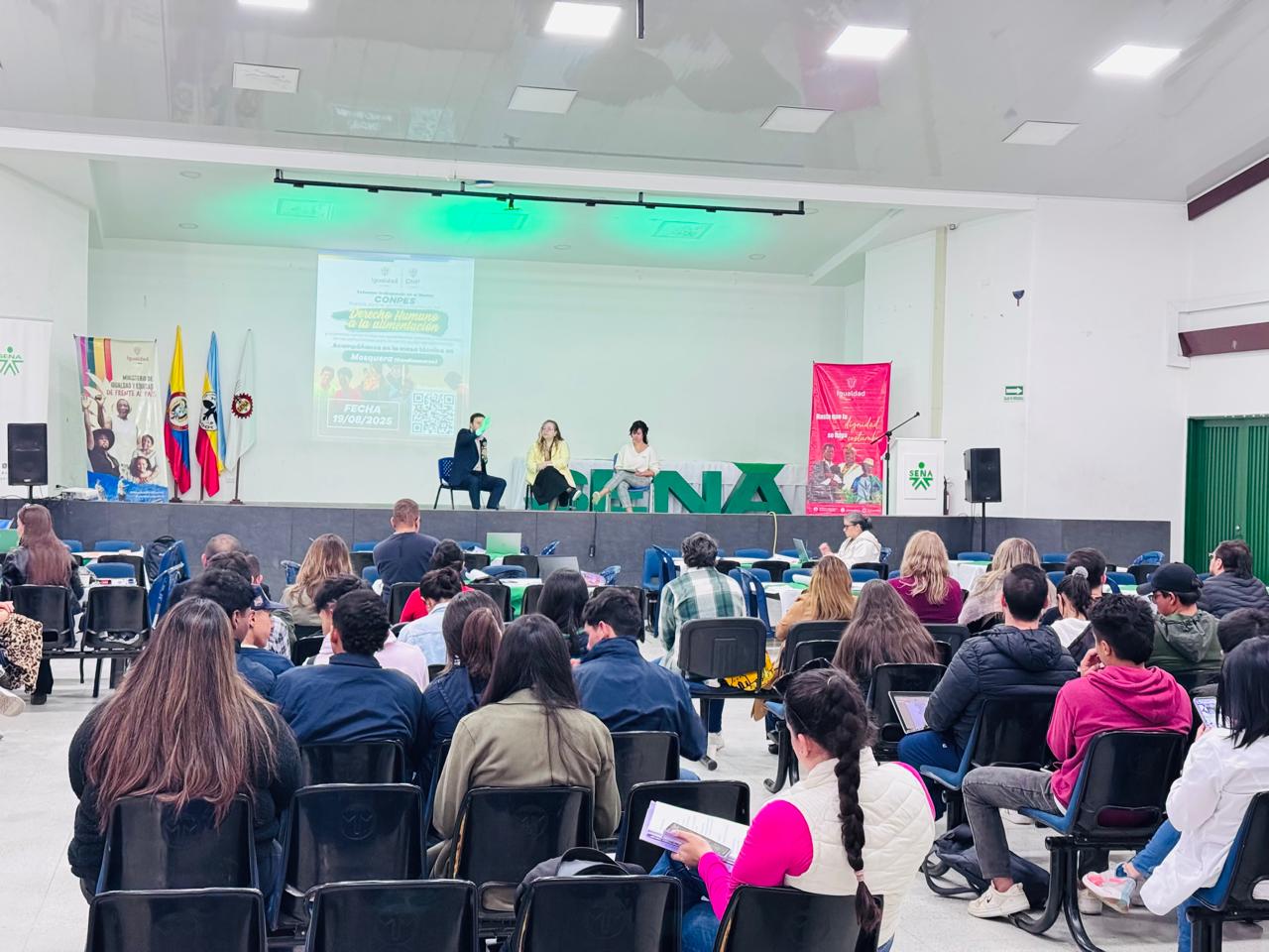 El viceministro de poblaciones y territorios excluidos, lidera en auditorio de Mosquera, Cundinamarca, el Taller participativo para la construcción del CONPES para el derecho humano a la alimentación
